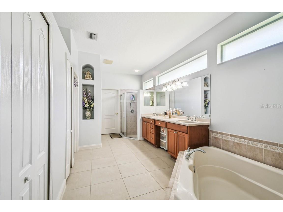 10526 Greencrest Drive Tampa FL 33626 TB8412676 image21