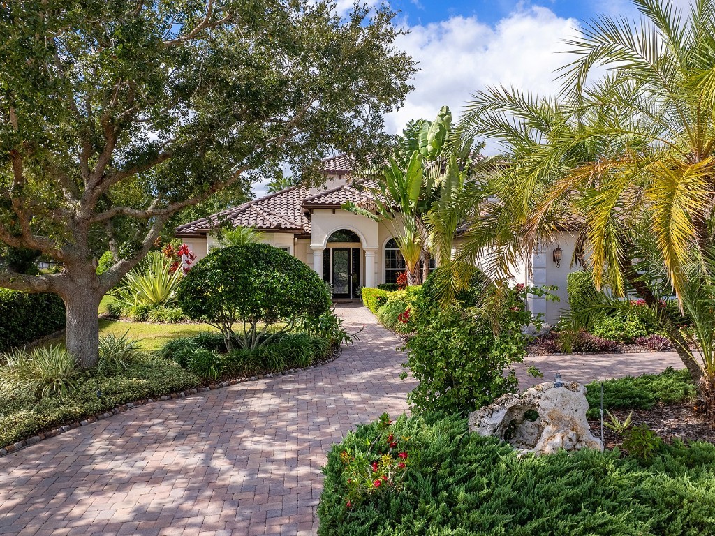 10528 Cheval Place Lakewood Ranch FL 34202 A4670723 image10