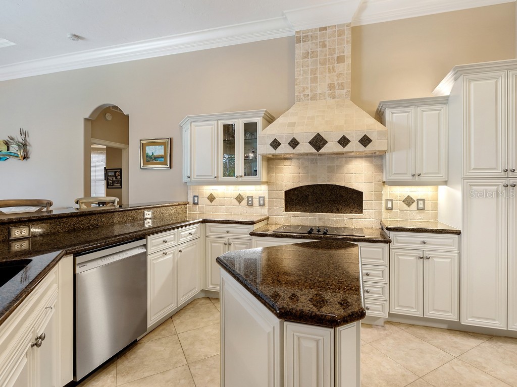 10528 Cheval Place Lakewood Ranch FL 34202 A4670723 image20