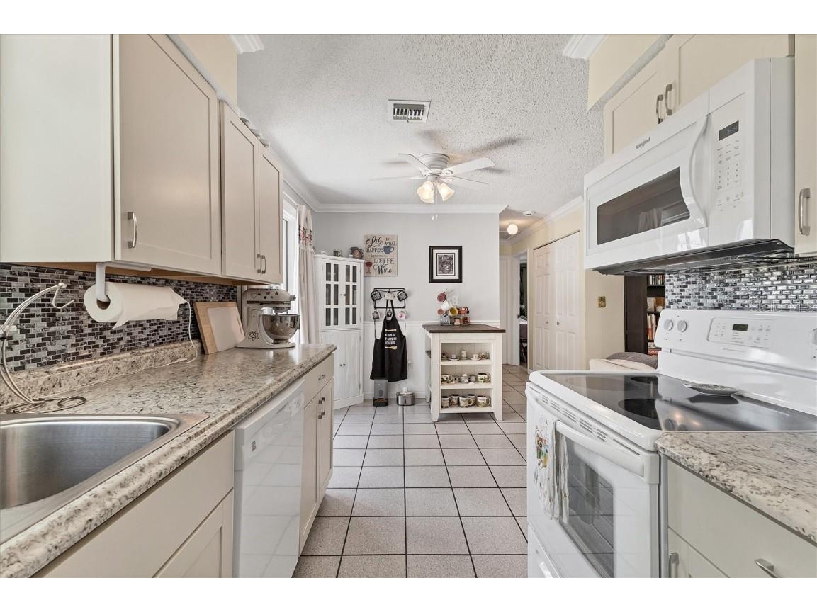 1053 Yarmouth Street Port Charlotte FL 33952 C7511276 image10