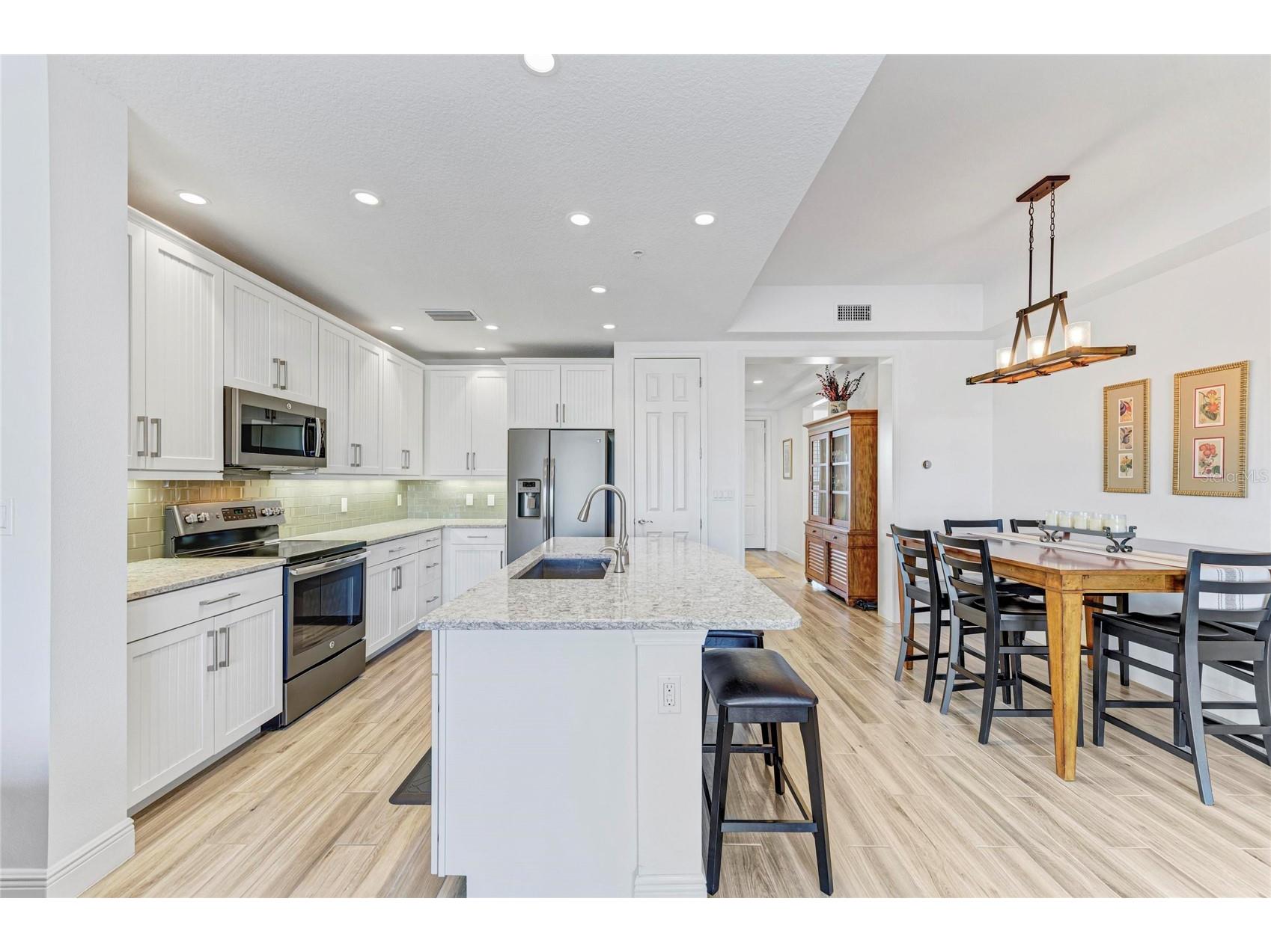 10530 Boardwalk Loop #202 Bradenton FL 34202 - LAKE UIHLEIN A4672703 image16
