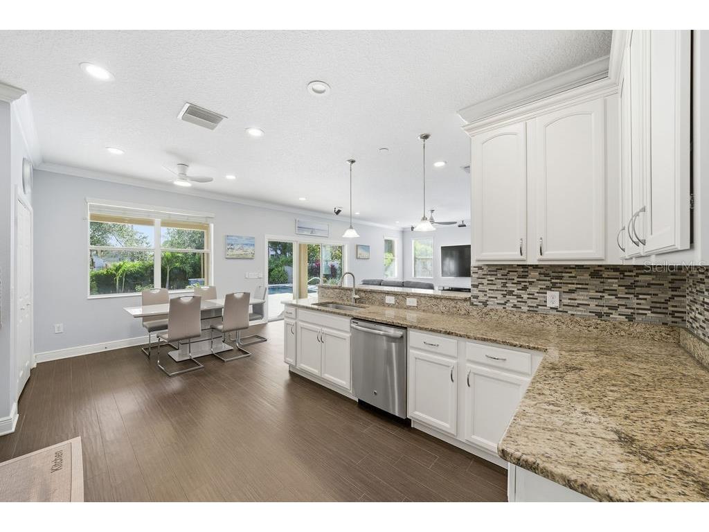 10534 Lake Seminole Terrace Seminole FL 33772 A4671667 image24