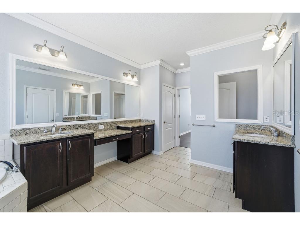 10534 Lake Seminole Terrace Seminole FL 33772 A4671667 image54