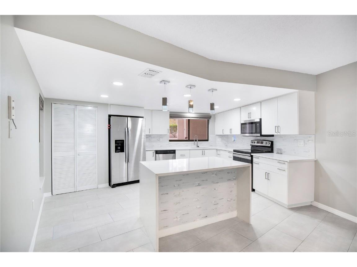 1054 Lotus Cove Court #612 Altamonte Springs FL 32714 - LAKE LOTUS O6353321 image4