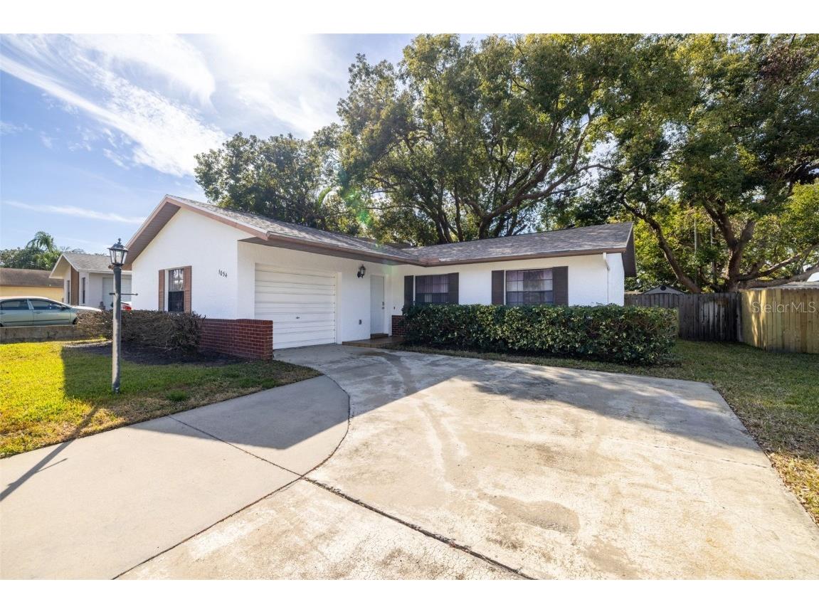 1054 Oakwood Drive Dunedin FL 34698 TB8343775 image1