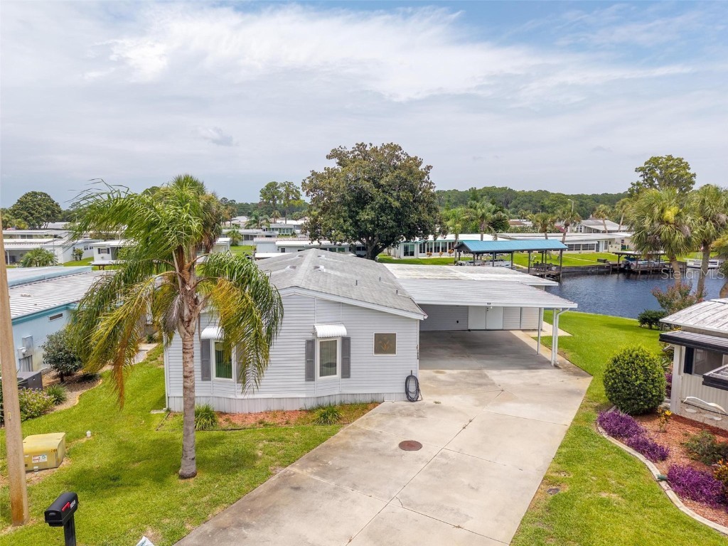 1054 Shawn Court Tavares FL 32778 - HARRIS CHAIN OF LAKES G5098826 image1