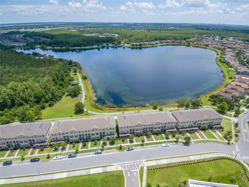 10546 Green Ivy Lane Orlando FL 32832 - East Lake O5977827 image1