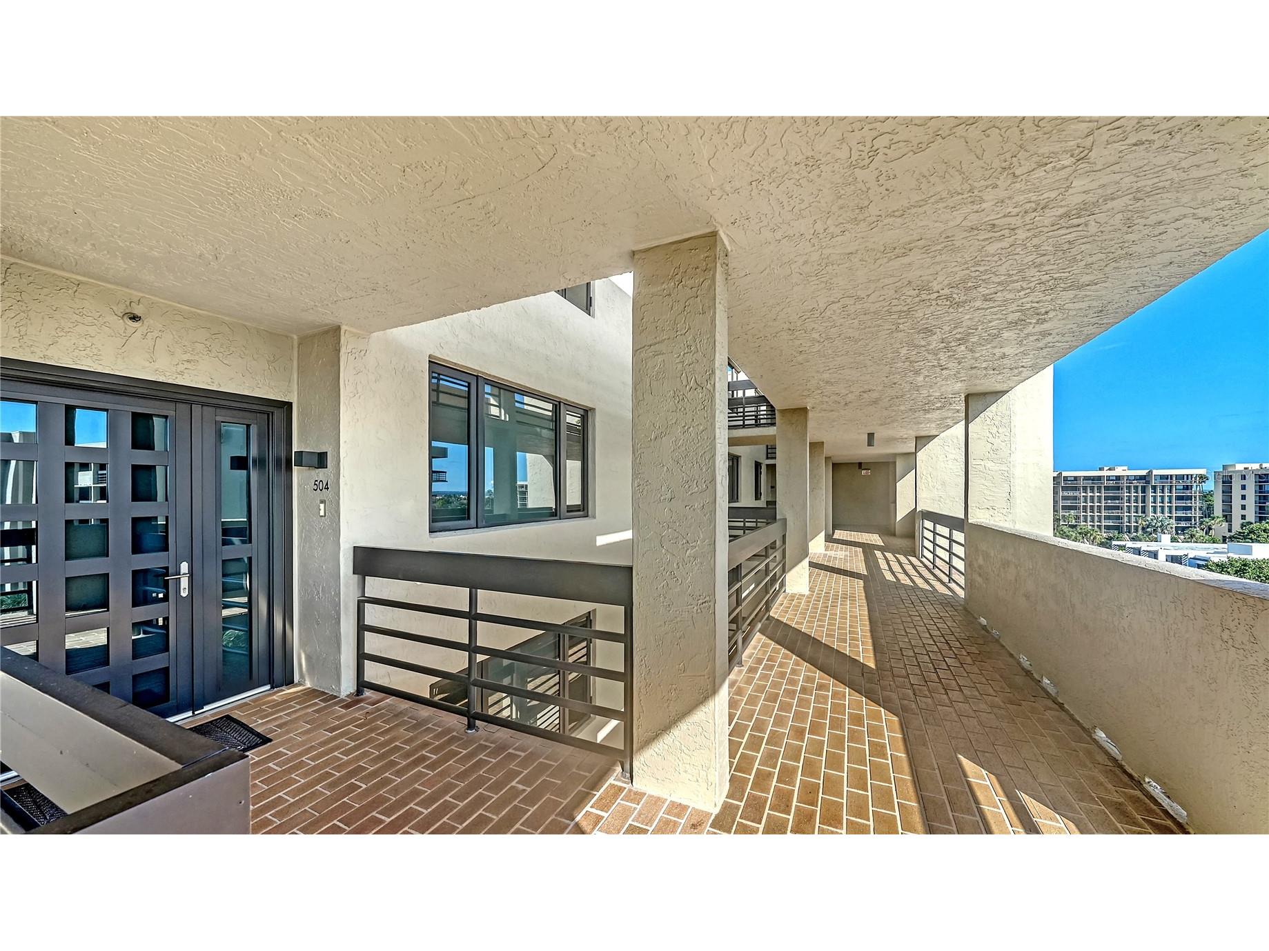 1055 Gulf Of Mexico Drive #504 Longboat Key FL 34228 - GULF OF MEXICO A4663883 image4