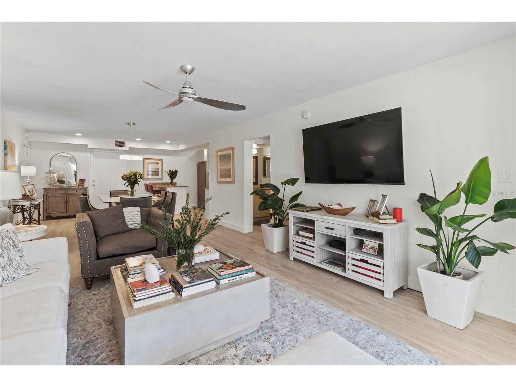 1055 W Peppertree Drive #102AA Sarasota FL 34242 A4677695 image15