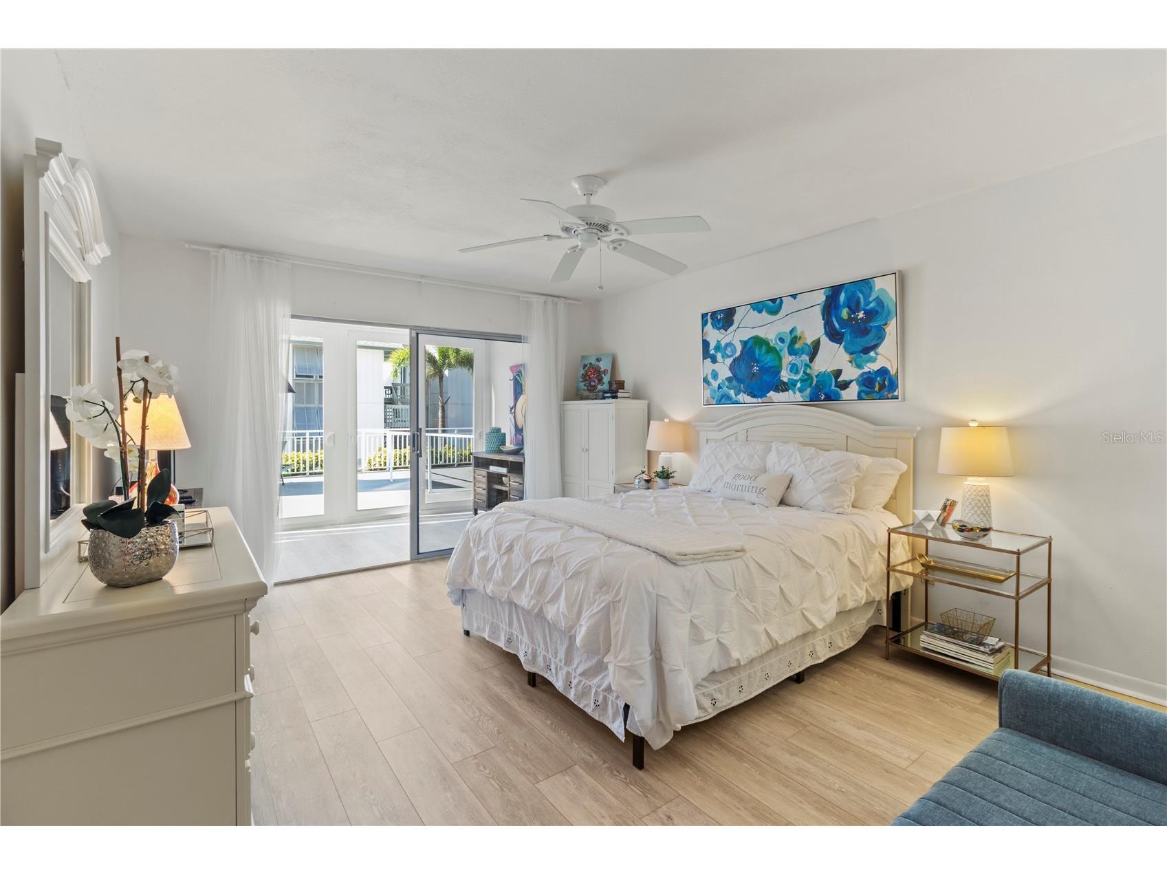 1055 W Peppertree Drive #102AA Sarasota FL 34242 A4677695 image18