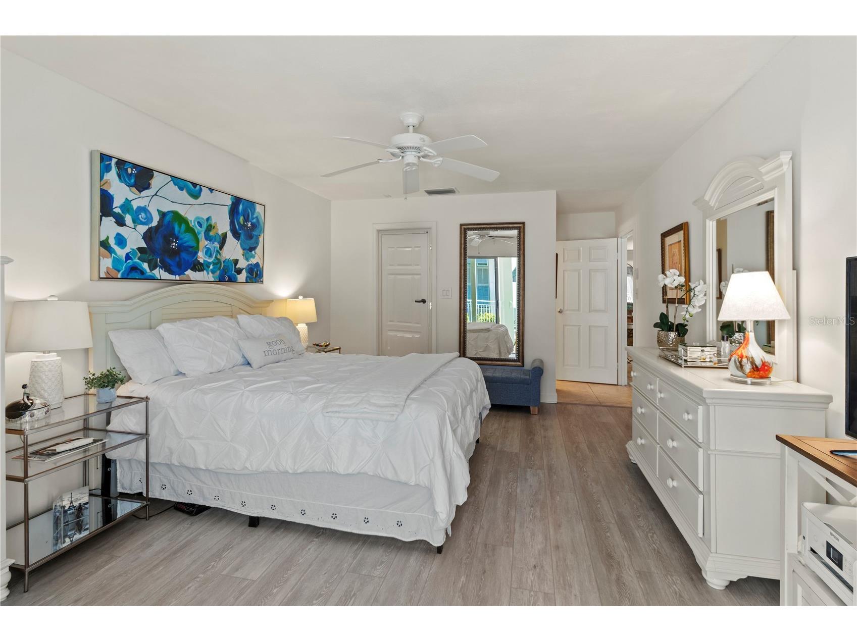 1055 W Peppertree Drive #102AA Sarasota FL 34242 A4677695 image19