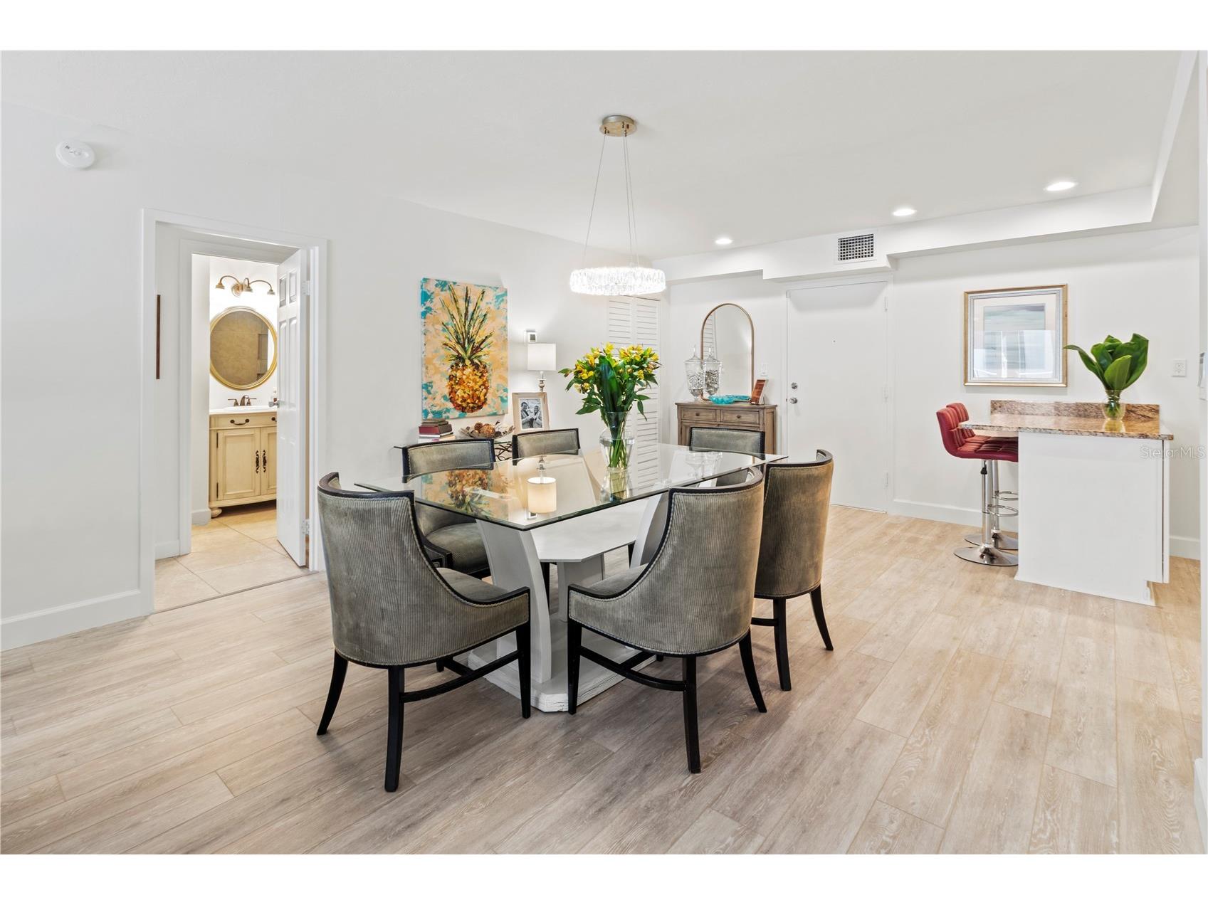 1055 W Peppertree Drive #102AA Sarasota FL 34242 A4677695 image2