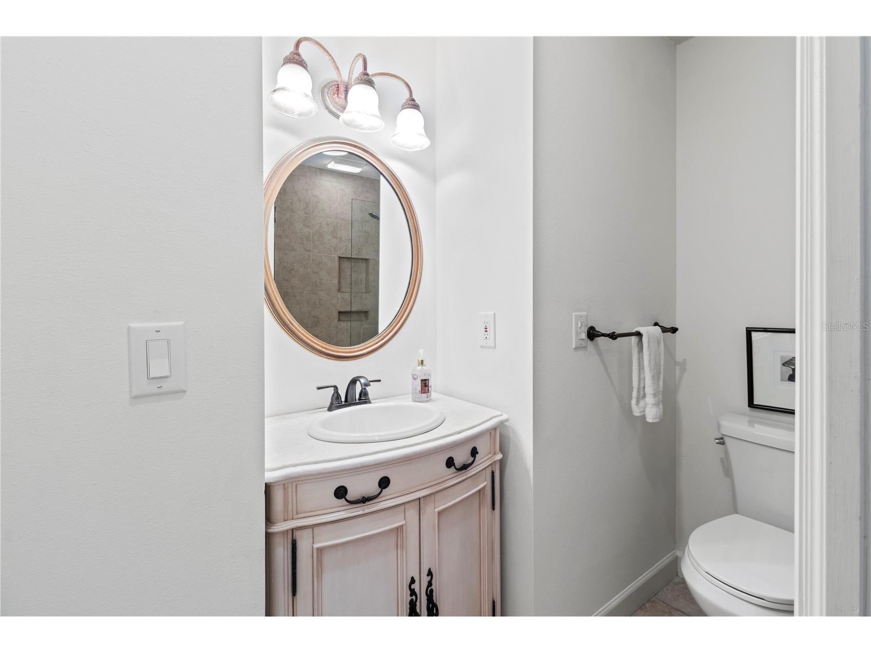 1055 W Peppertree Drive #102AA Sarasota FL 34242 A4677695 image22
