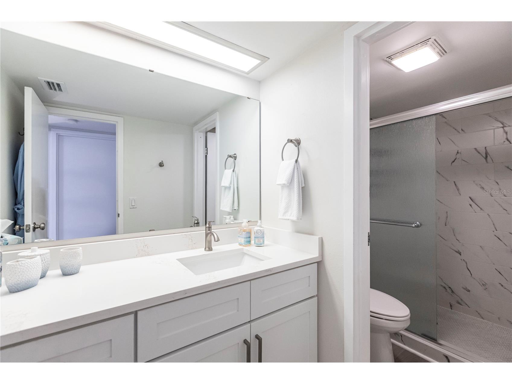 1055 W Peppertree Drive #106AA Sarasota FL 34242 TB8466871 image17