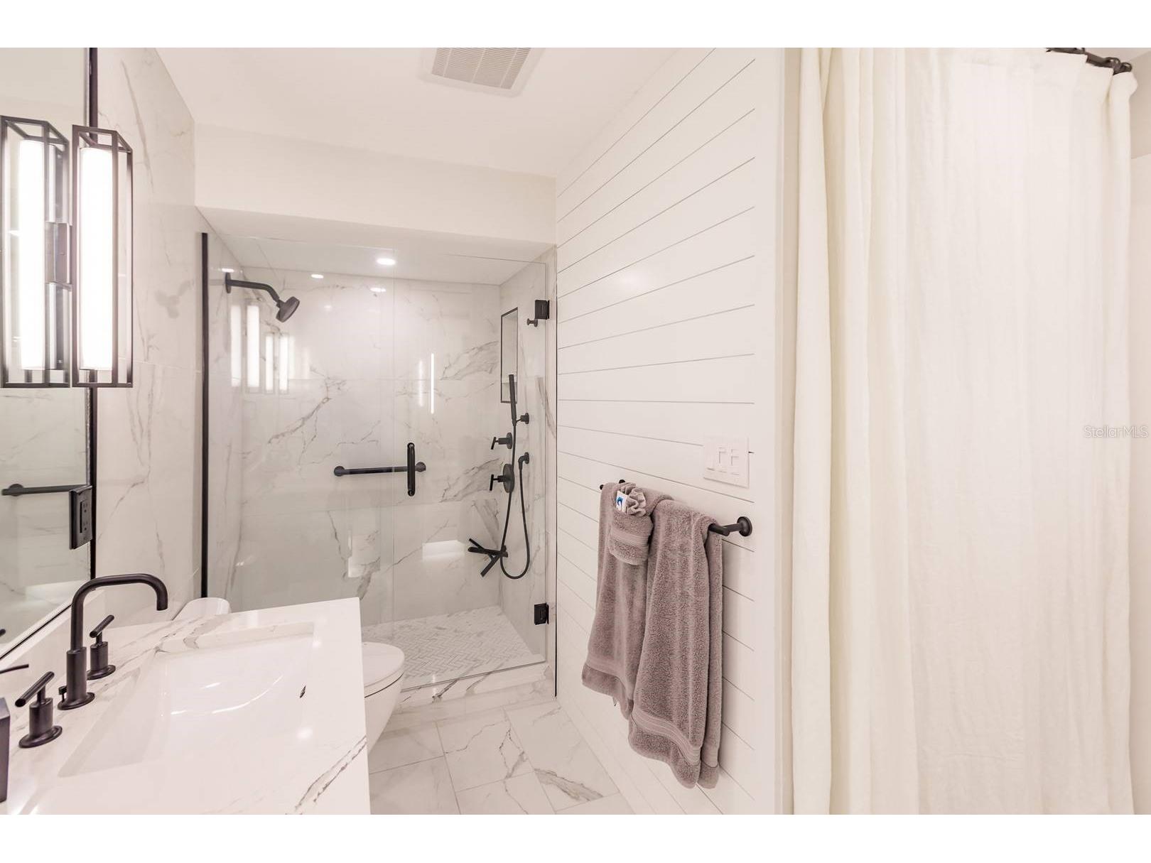 1055 W Peppertree Drive #206AA Sarasota FL 34242 TB8466629 image13