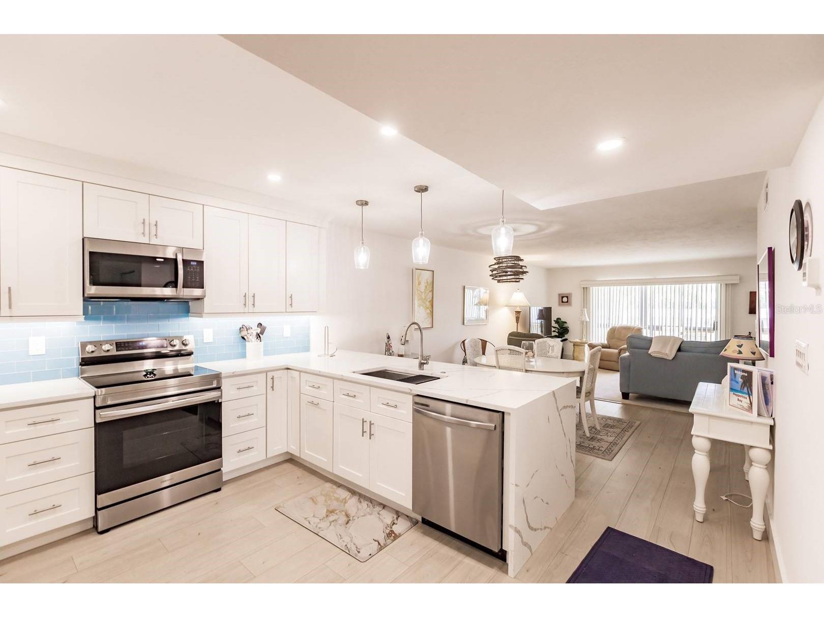 1055 W Peppertree Drive #207AA Sarasota FL 34242 TB8464979 image8