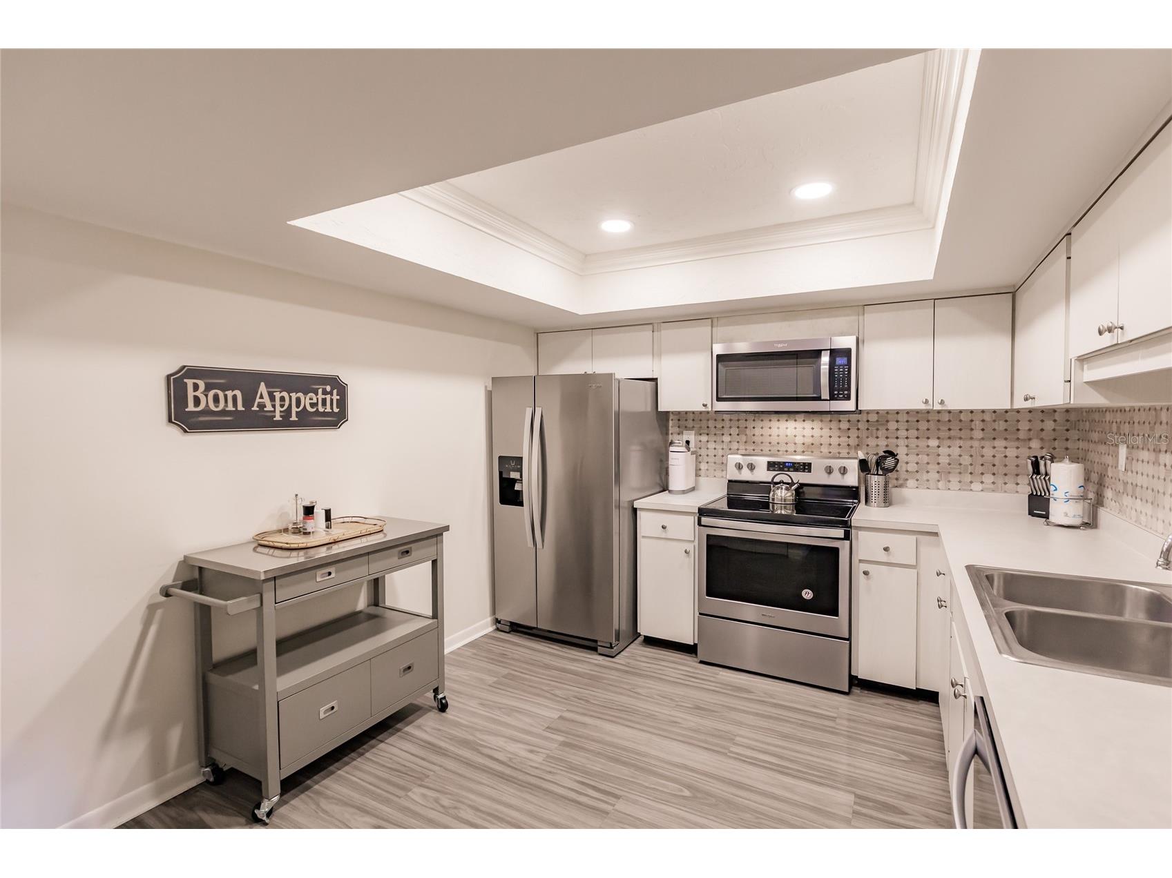 1055 W Peppertree Drive #302AA Sarasota FL 34242 TB8472244 image3