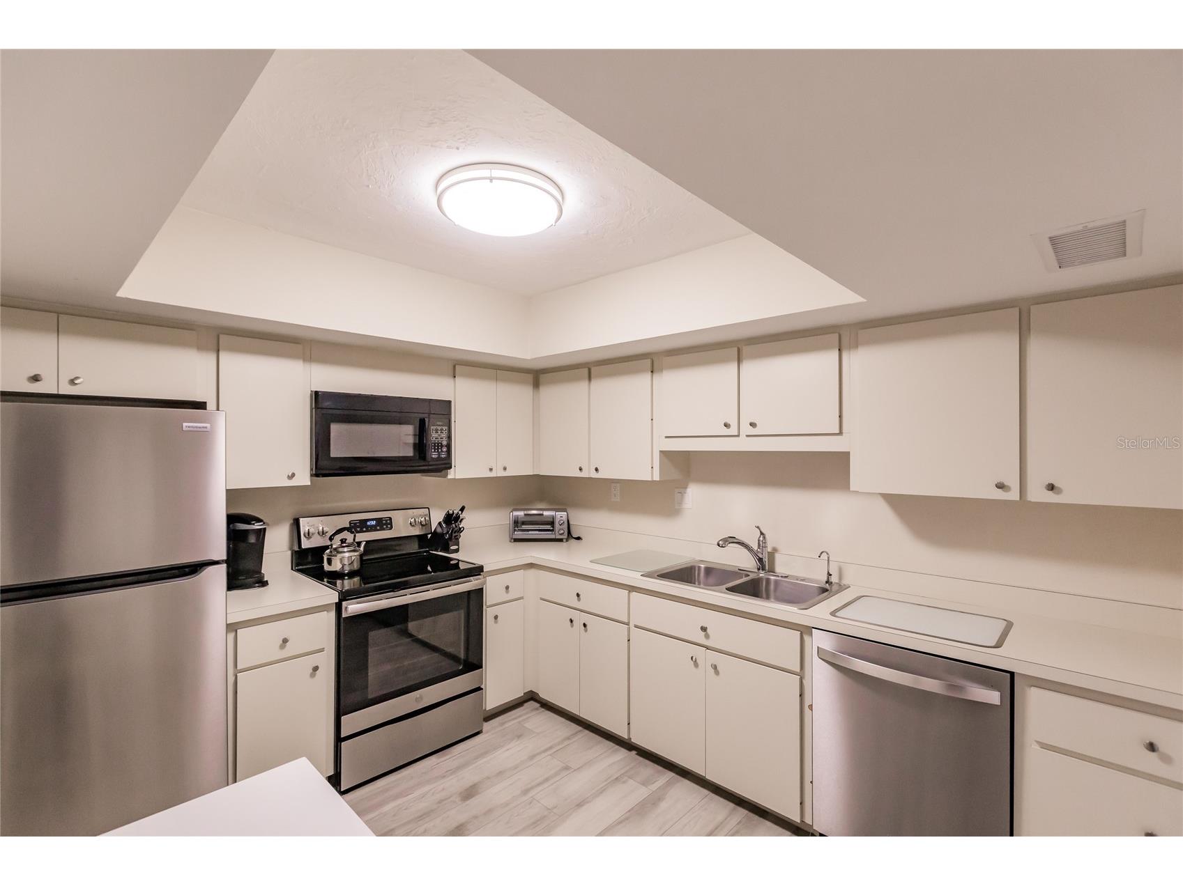 1055 W Peppertree Drive #506AA Sarasota FL 34242 TB8472184 image7