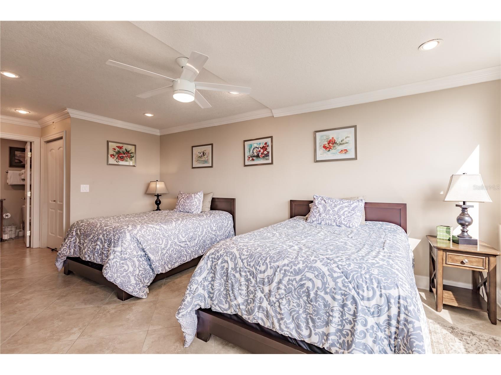 1055 W Peppertree Drive #606AA Sarasota FL 34242 TB8472220 image16