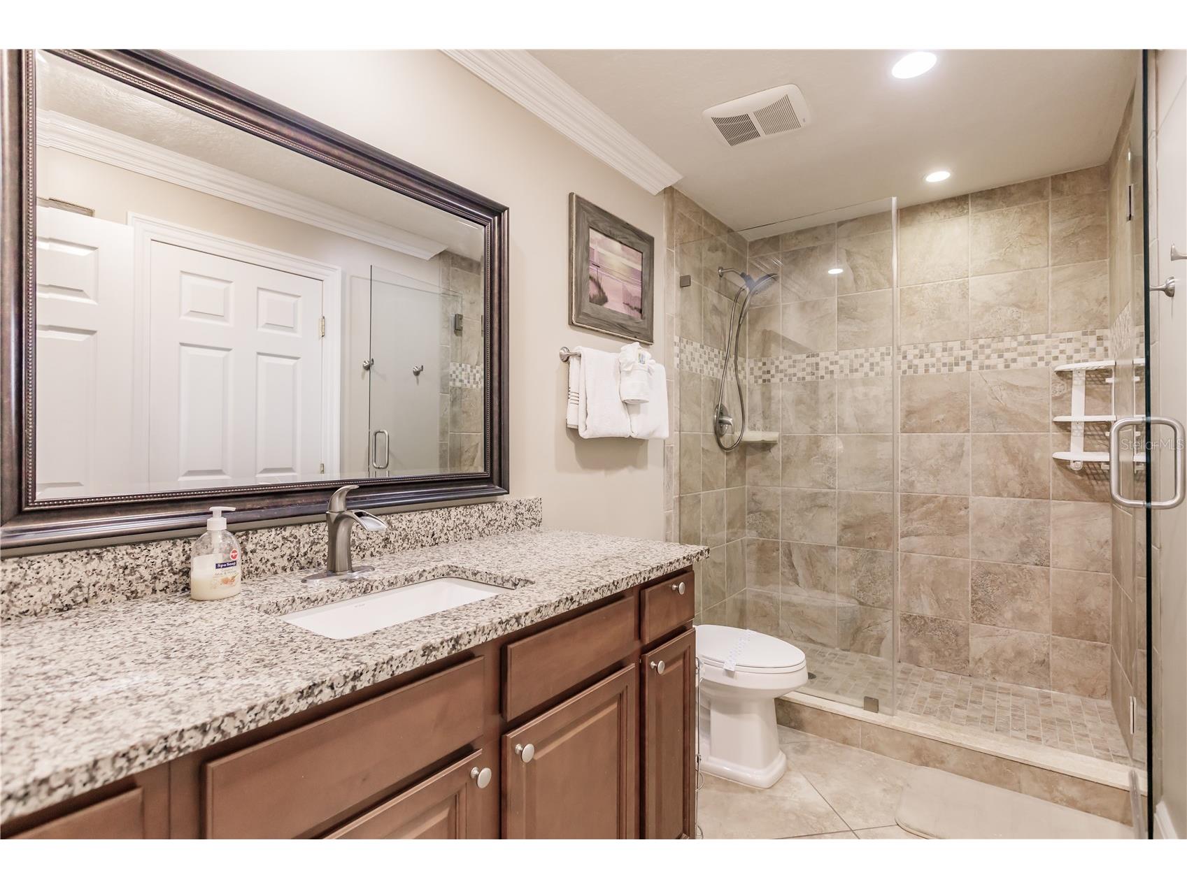 1055 W Peppertree Drive #606AA Sarasota FL 34242 TB8472220 image19