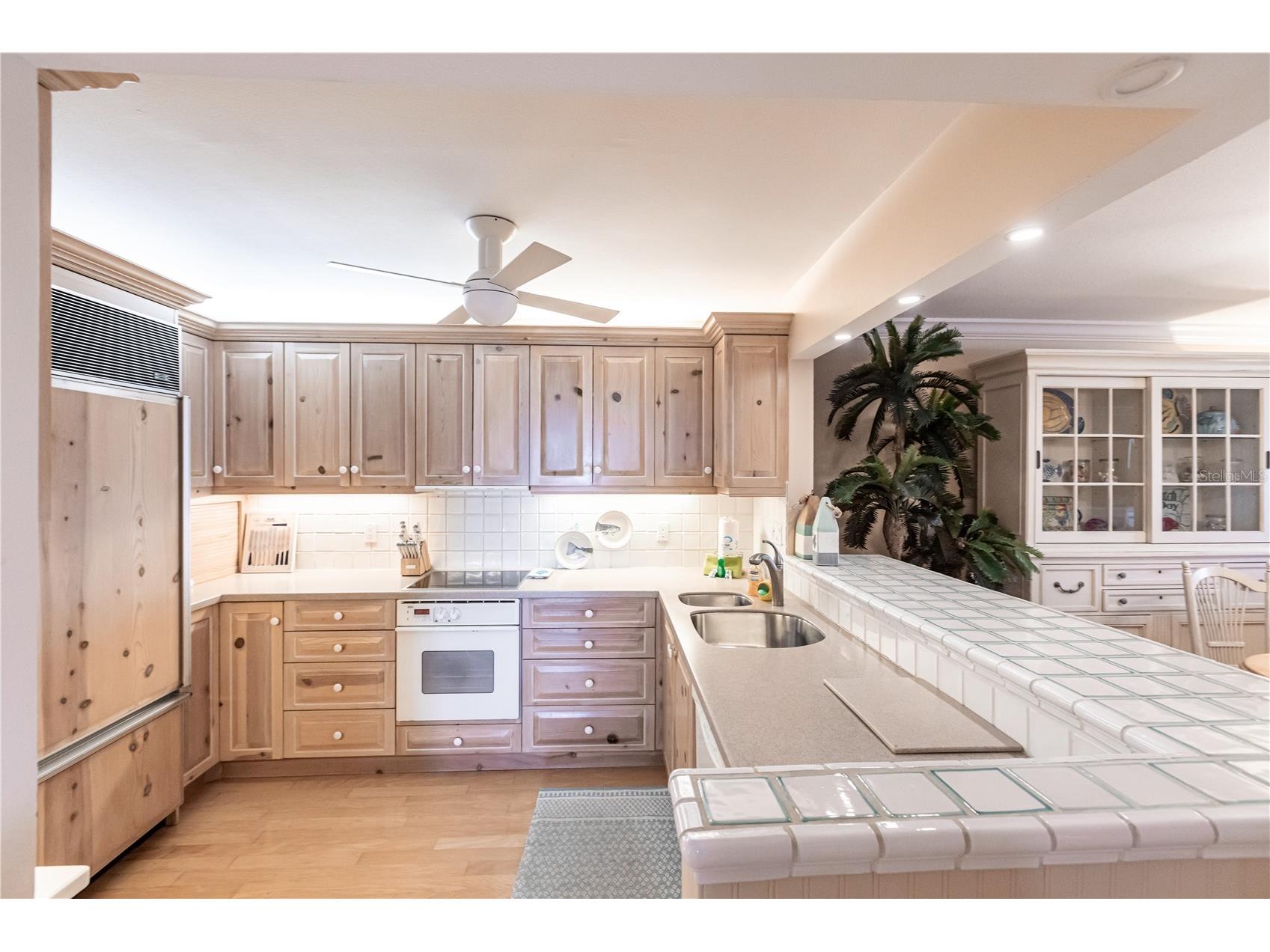 1055 W Peppertree Drive #703AA Sarasota FL 34242 TB8472152 image14