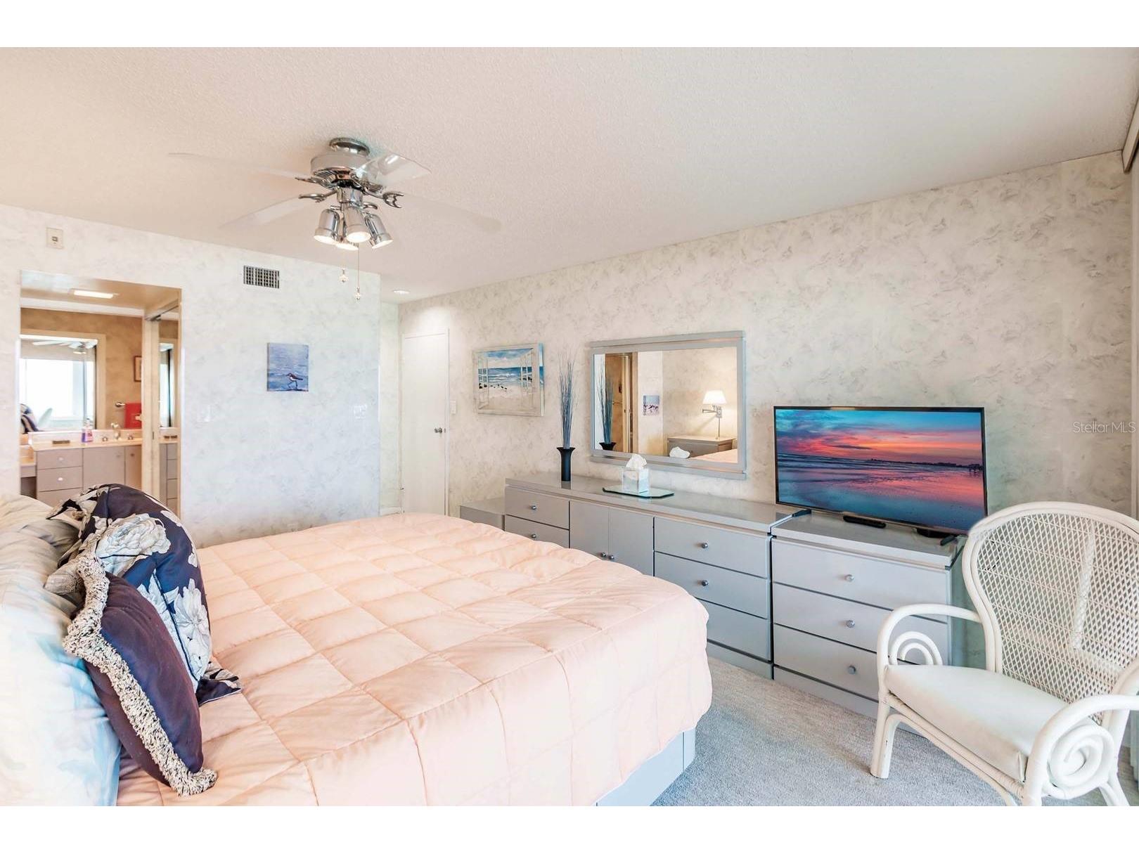 1055 W Peppertree Drive #802AA Sarasota FL 34242 TB8466511 image13