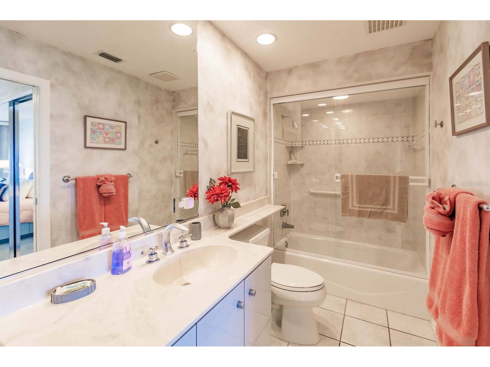 1055 W Peppertree Drive #802AA Sarasota FL 34242 TB8466511 image16