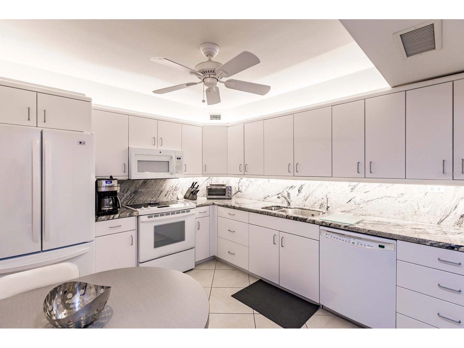 1055 W Peppertree Drive #802AA Sarasota FL 34242 TB8466511 image8