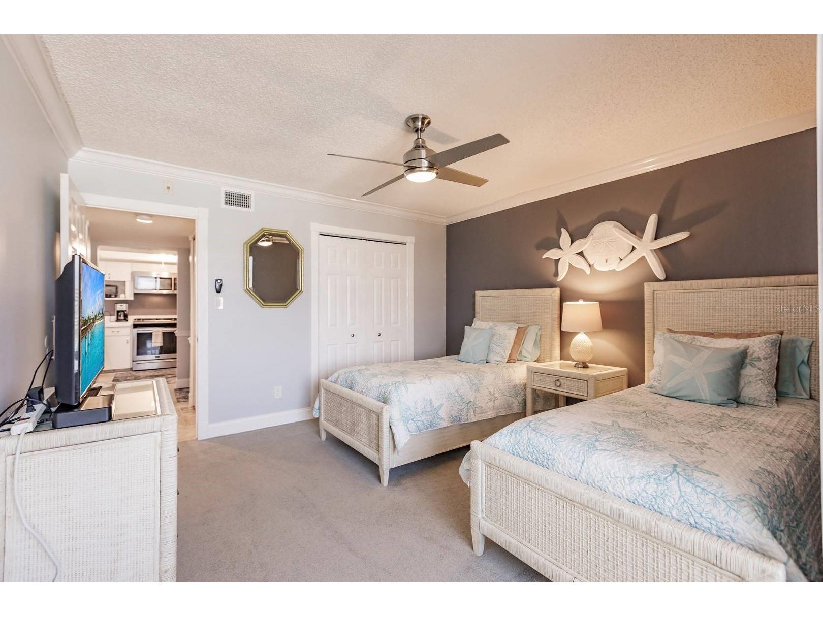 1055 W Peppertree Drive #805AA Sarasota FL 34242 TB8466454 image20