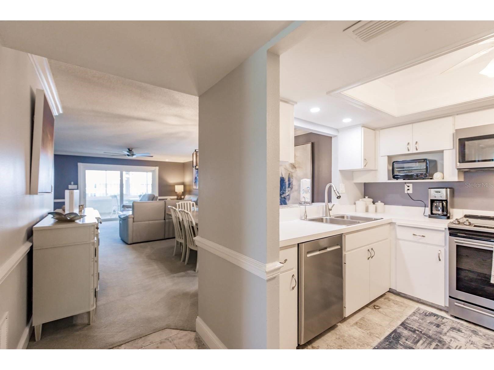 1055 W Peppertree Drive #805AA Sarasota FL 34242 TB8466454 image4