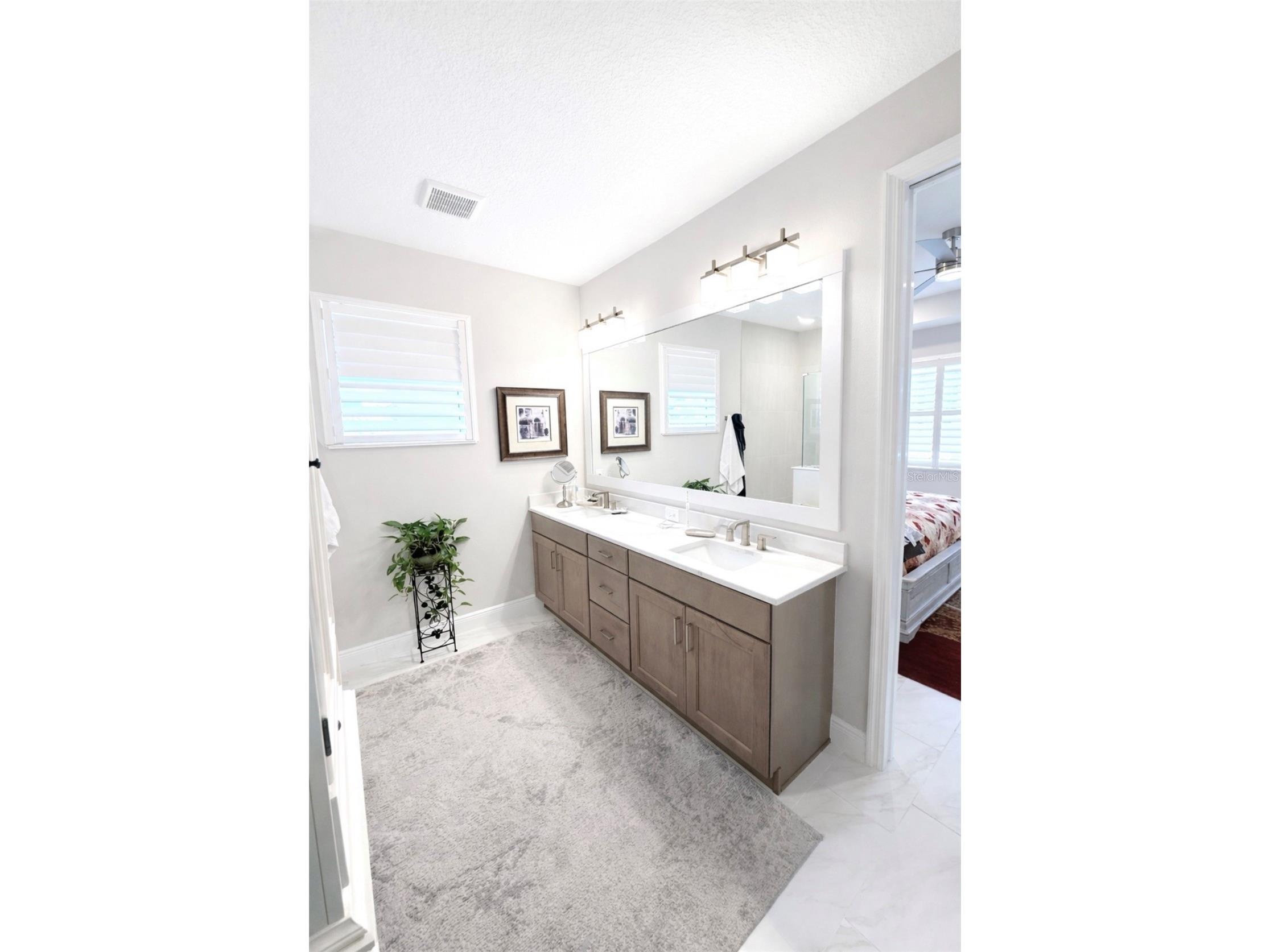 1055 Waterline Court Sarasota FL 34240 A4688404 image15