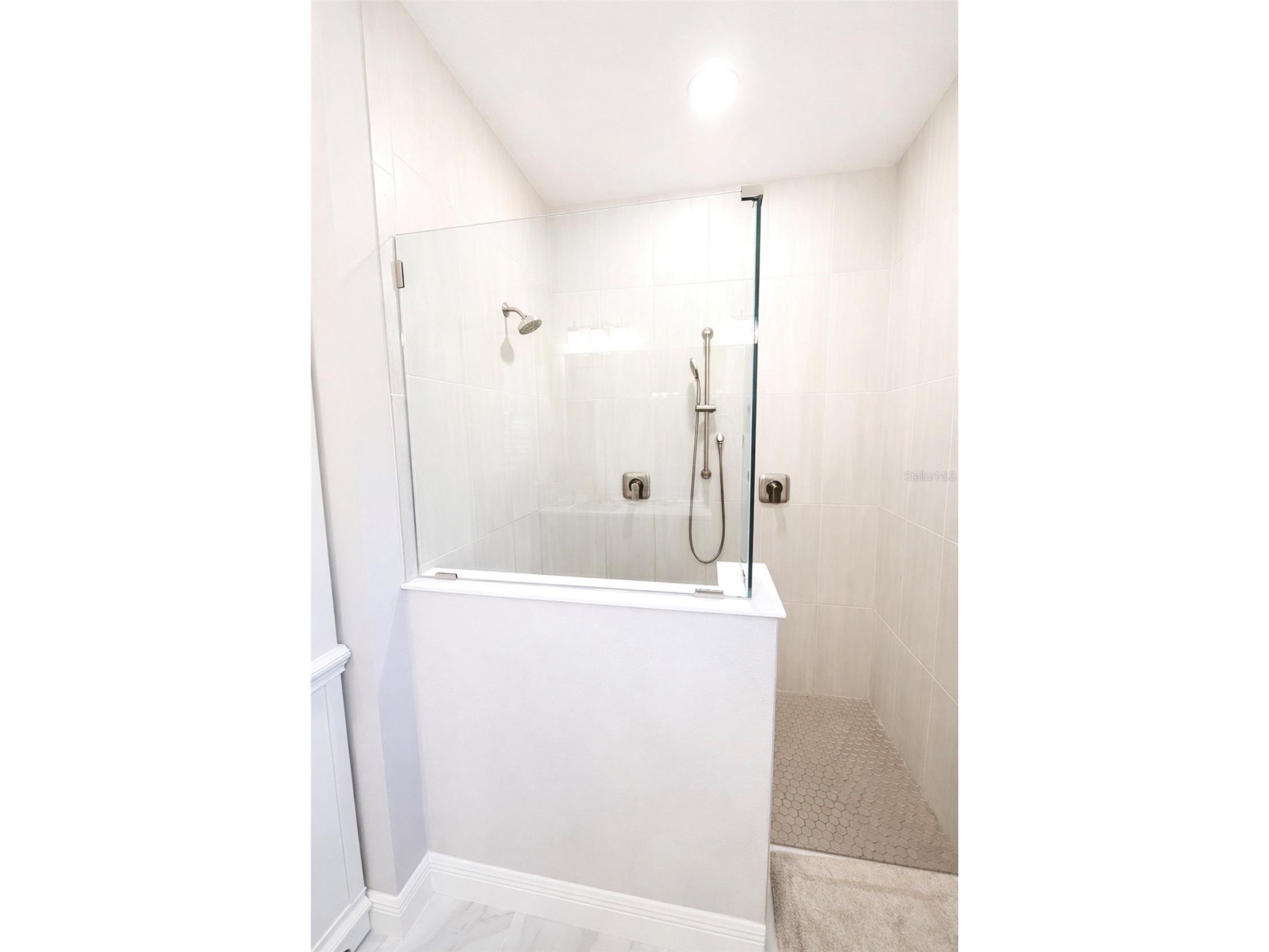 1055 Waterline Court Sarasota FL 34240 A4688404 image16