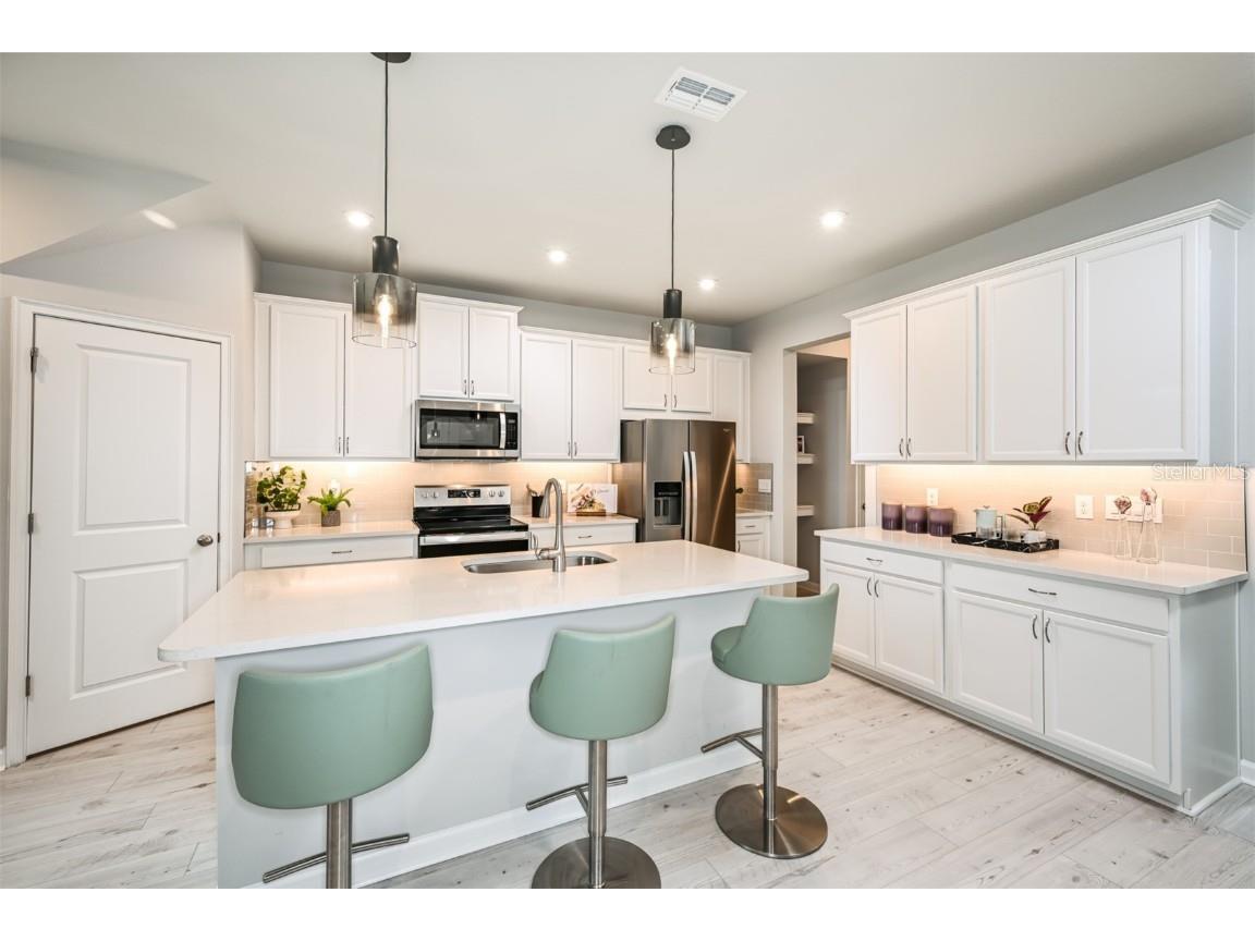 1056 Golden Willow Court Brandon FL 33511 TB8452619 image2