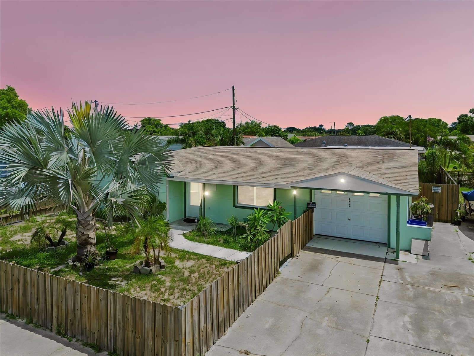 1056 Tamarac Drive Holiday FL 34690 TB8527609 image1