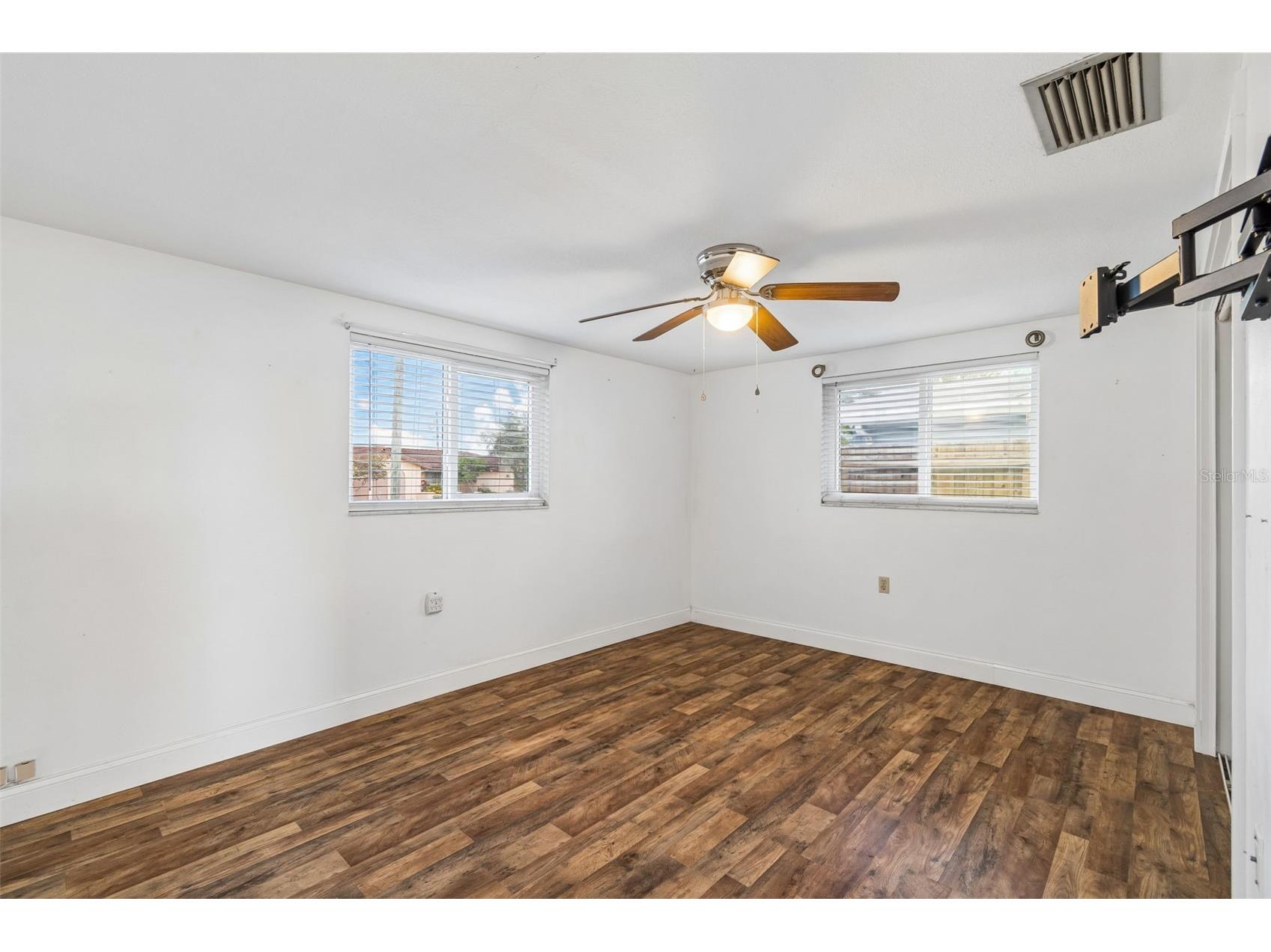 1056 Tamarac Drive Holiday FL 34690 TB8527609 image18