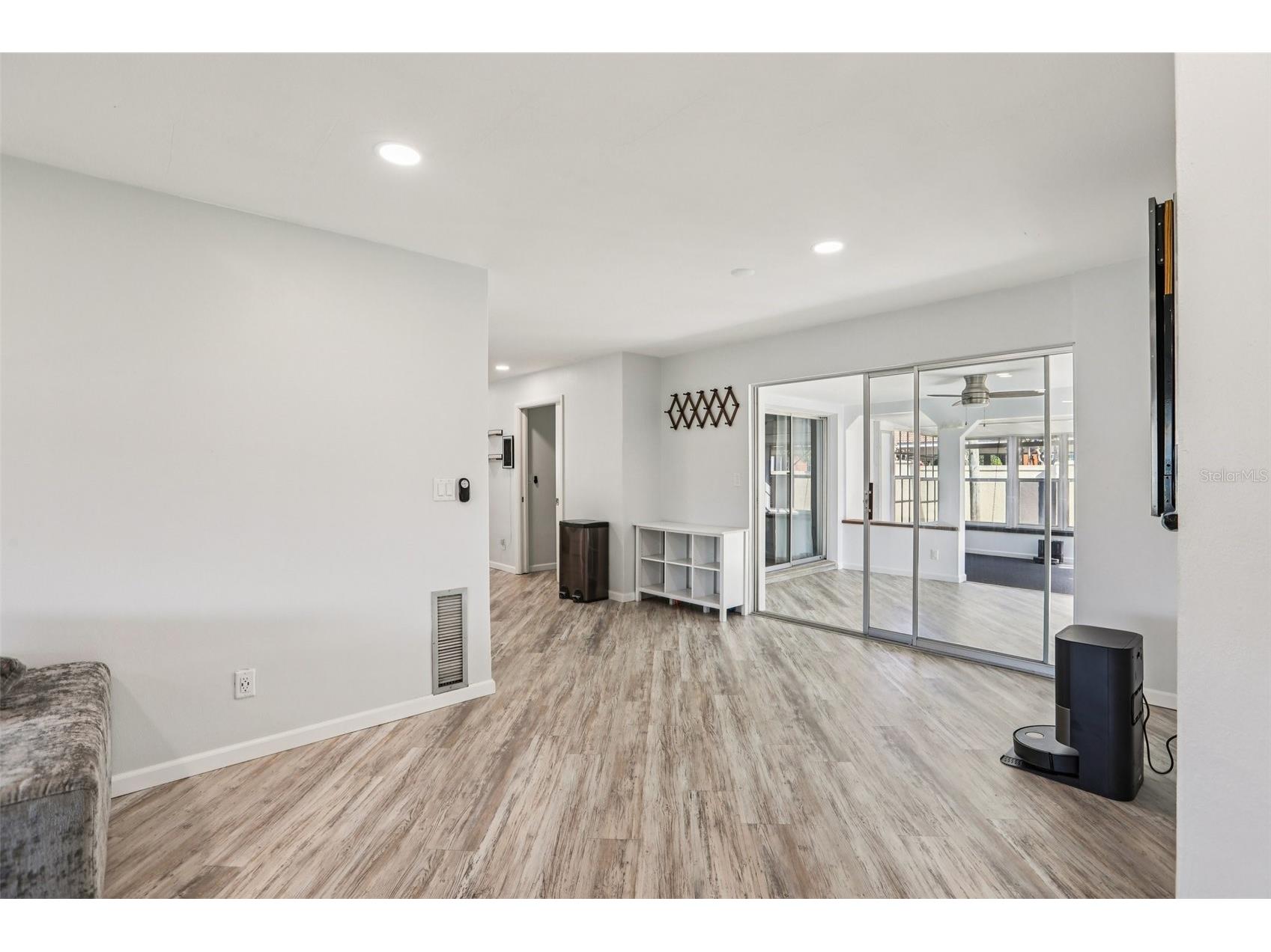 10569 Lake Vista Drive Seminole FL 33772 TB8485677 image8