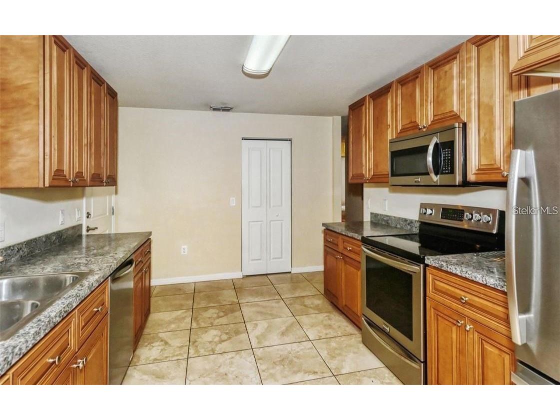 1057 32nd Street Sarasota FL 34234 A4695104 image3