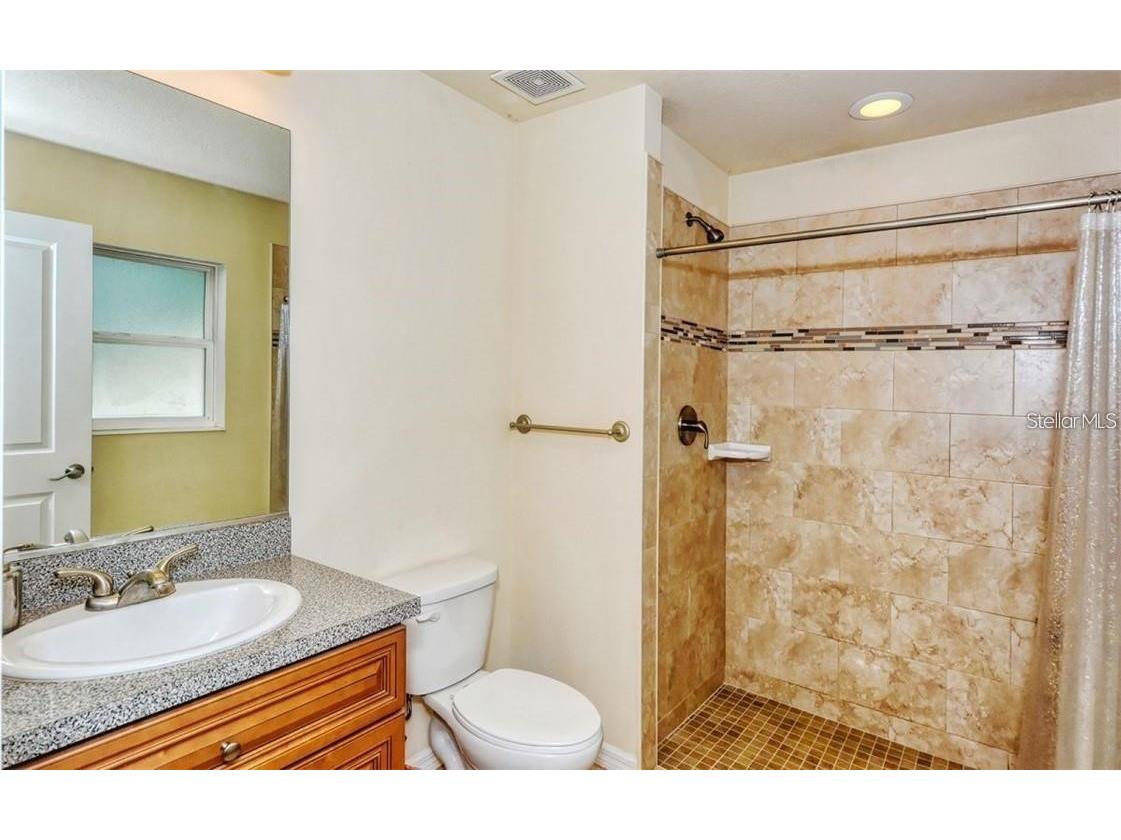1057 32nd Street Sarasota FL 34234 A4695104 image6