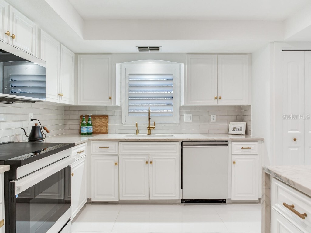 1057 Royal Troon Court Tarpon Springs FL 34688 TB8441712 image30