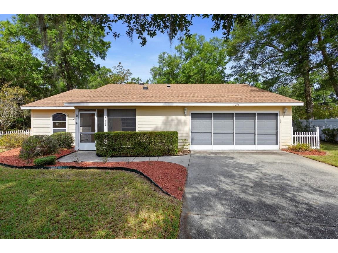 1057 Shady Hollow Drive Deland FL 32724 V4942313 image1