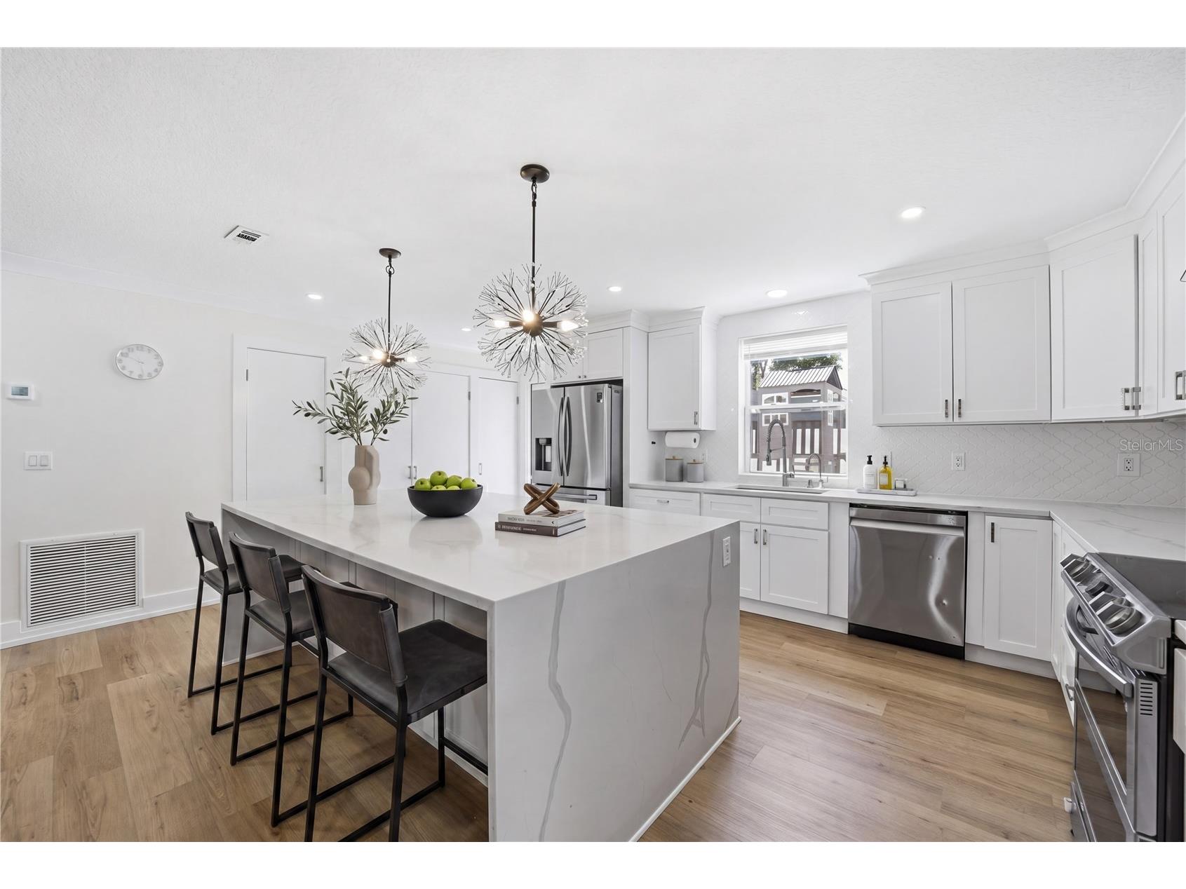 1057 Willis Avenue Sarasota FL 34232 O6401949 image8