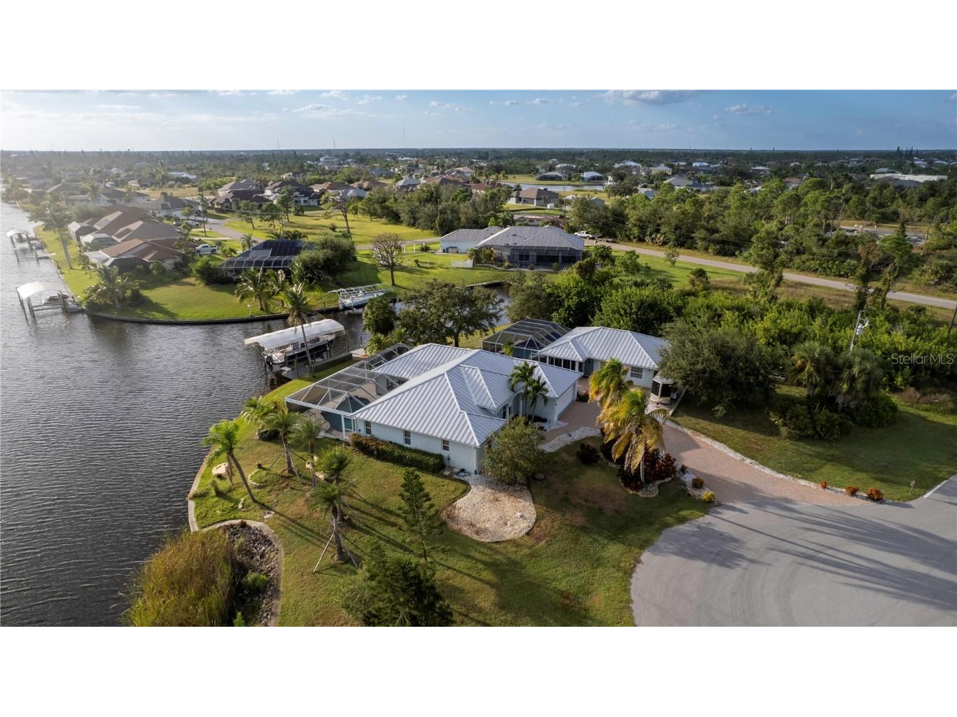 10577 St Paul Drive Port Charlotte FL 33981 - SANTA CRUZ WATERWAY D6132993 image1