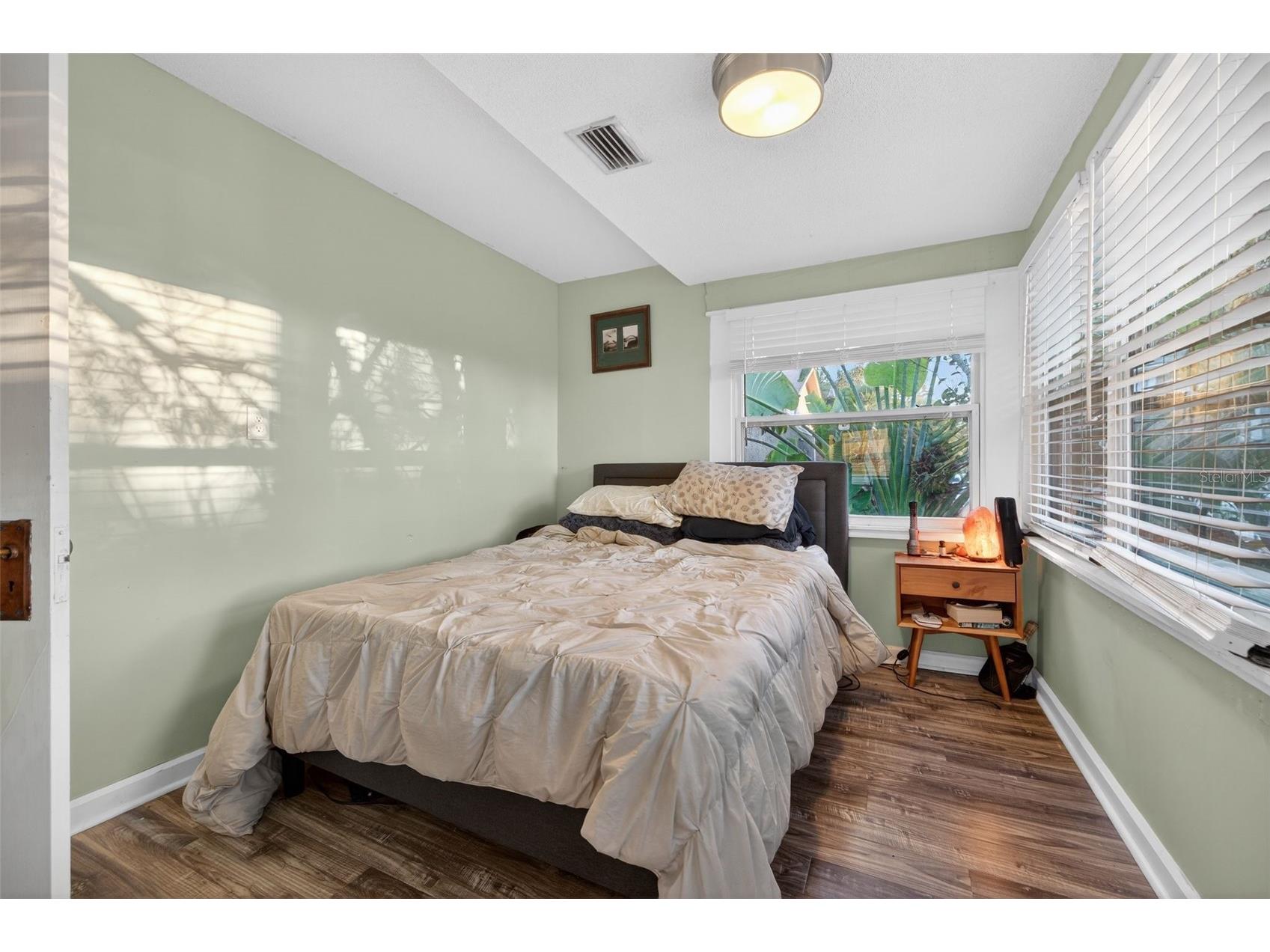 1059 5th Street N Saint Petersburg FL 33701 A4695855 image19