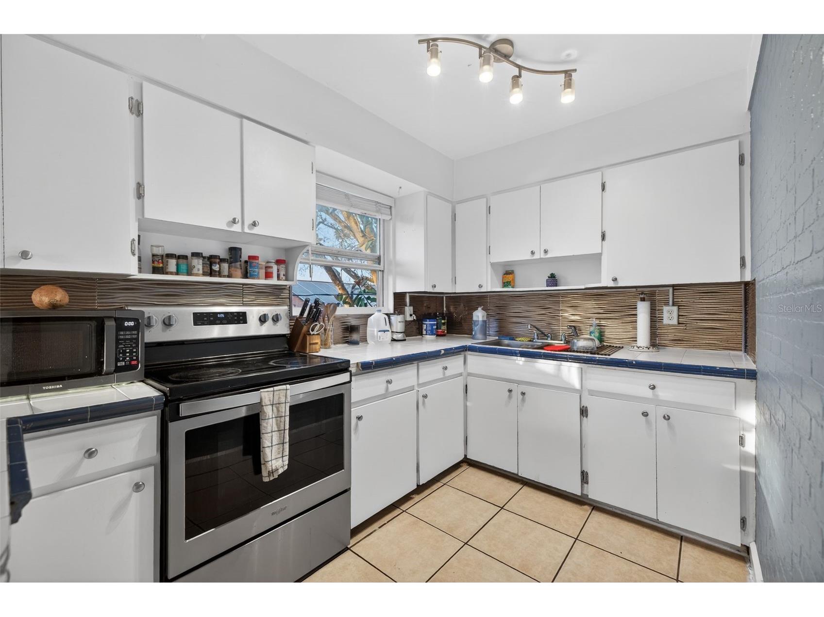 1059 5th Street N Saint Petersburg FL 33701 A4695855 image9