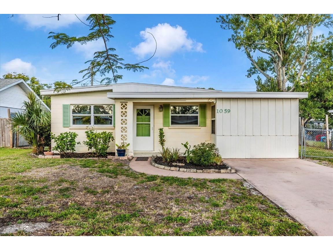 1059 Lillian Street Venice FL 34285 - VENICE BEACH GULF OF MEXICO A4649276 image1