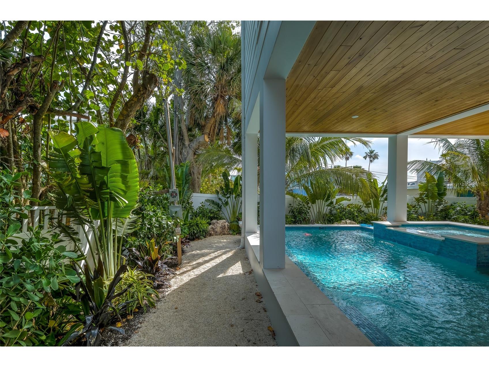 106 11th Street S Bradenton Beach FL 34217 - GULF OF AMERICA A4696069 image7