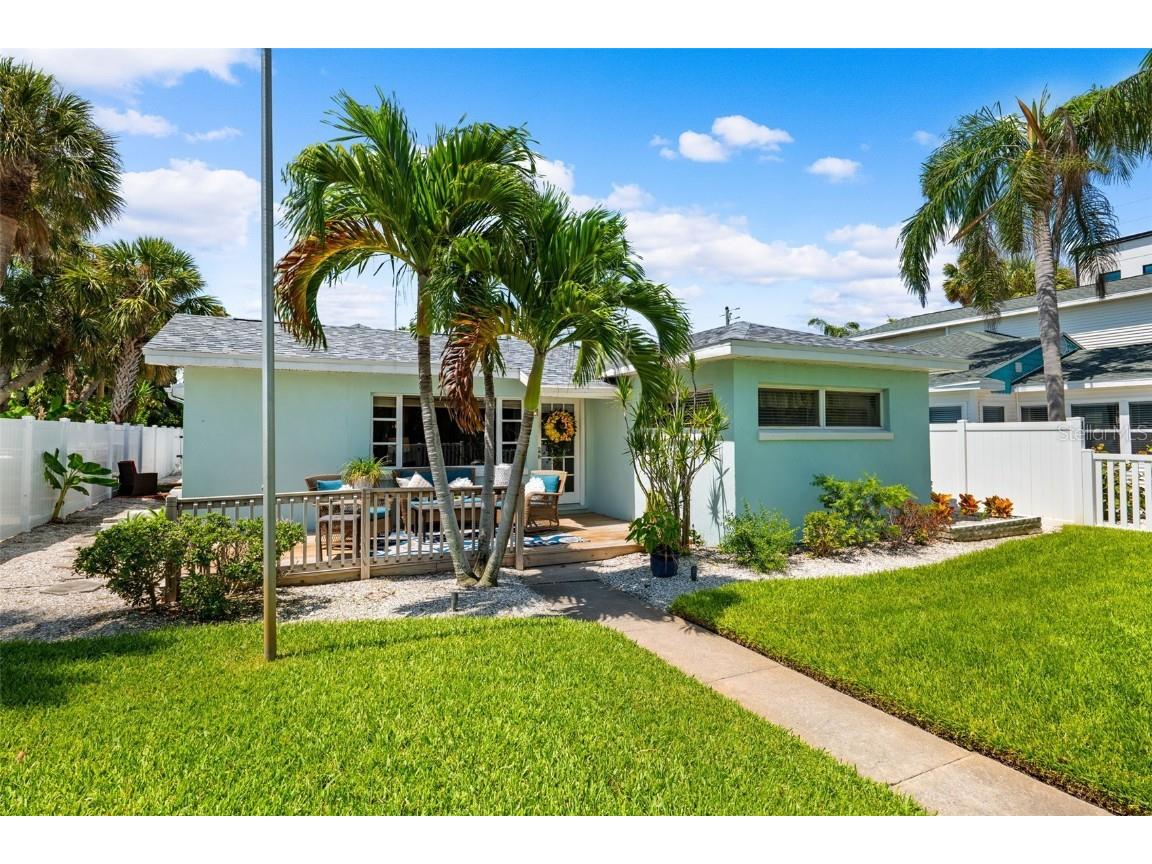 106 13th Avenue Saint Pete Beach FL 33706 TB8383417 image1