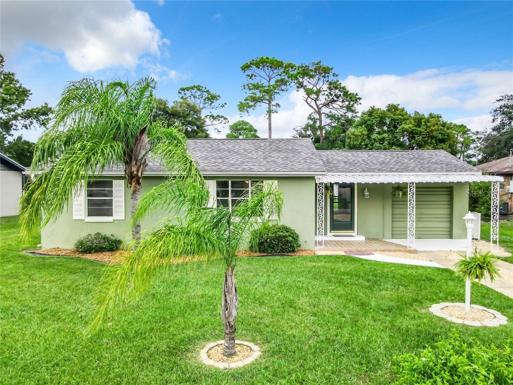 106 1st Street Debary FL 32713 V4932694 image1