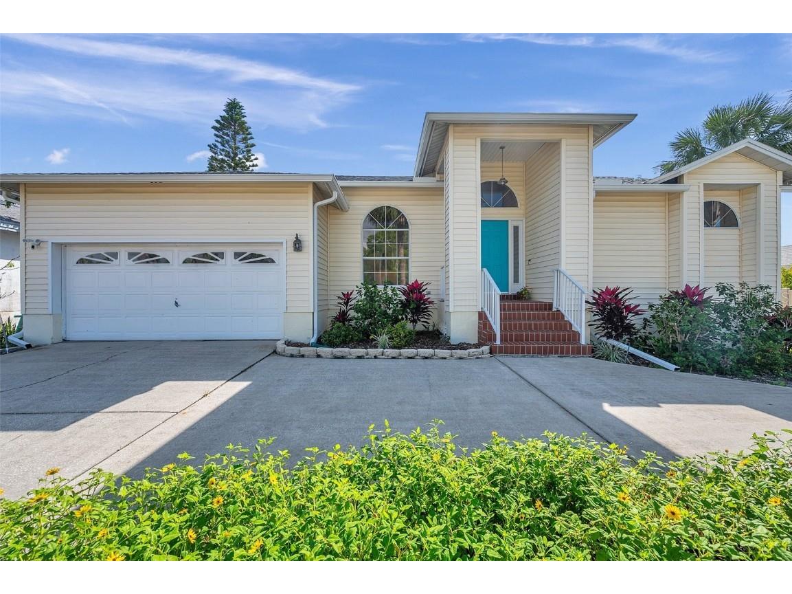 106 4th St Belleair Beach FL 33786 U8234843 image1