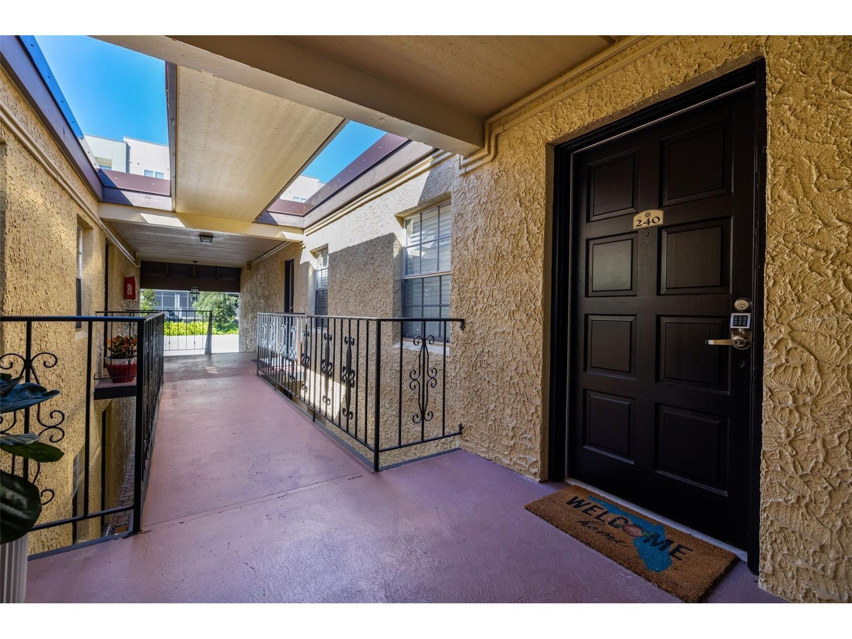 106 Alameda Court #240 Tampa FL 33609 TB8508914 image25